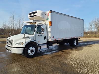 Freightliner M2 106 24 ft Refrigerated Truck - 260HP, 7 Speed Automatic