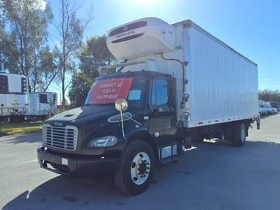 Freightliner M2 106 26 ft Refrigerated Truck - 260HP, 6 Speed Manual, Liftgate