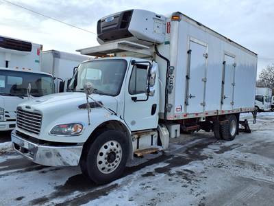 Freightliner M2 106 22 ft Refrigerated Truck - 260HP, 6 Speed Automatic, Liftgate