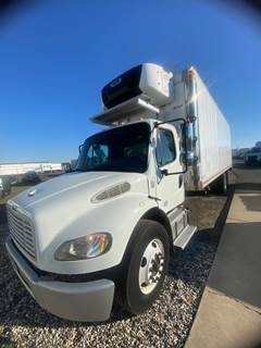 Freightliner M2 106 26 ft Refrigerated Truck - 260HP, 6 Speed Automatic, Liftgate