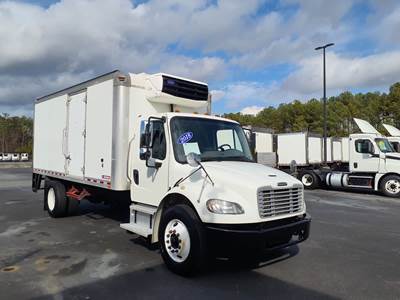 Freightliner M2 106 18 ft Refrigerated Truck - 240HP, 6 Speed Automatic