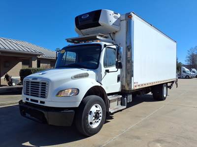 Freightliner M2 106 24 ft Refrigerated Truck - 270HP, 6 Speed Automatic, Liftgate