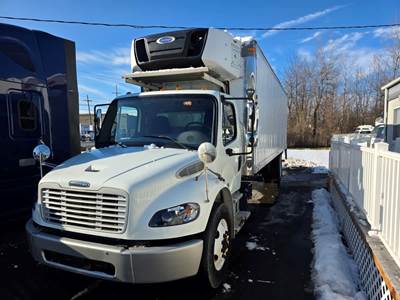Freightliner M2 106 26 ft Refrigerated Truck - 280HP, 6 Speed Automatic, Liftgate