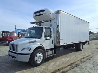 Freightliner M2 106 26 ft Refrigerated Truck - 240HP, 9 Speed Automatic, Liftgate