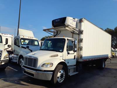 Freightliner M2 106 26 ft Refrigerated Truck - 240HP, 9 Speed Automatic, Liftgate