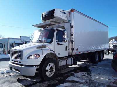 Freightliner M2 106 26 ft Refrigerated Truck - 350HP, 6 Speed Automatic