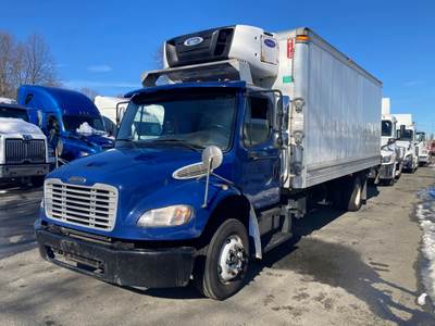 Freightliner M2 106 20 ft Refrigerated Truck - 240HP, 6 Speed Automatic, Liftgate