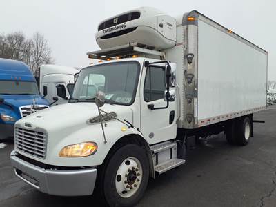 Freightliner M2 106 22 ft Refrigerated Truck - 240HP, 6 Speed Automatic