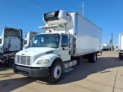 Freightliner M2 106 26 ft Refrigerated Truck - 240HP, 6 Speed Automatic, Liftgate