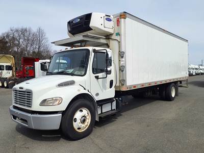 Freightliner M2 106 26 ft Refrigerated Truck - 260HP, 6 Speed Automatic