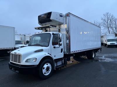 Freightliner M2 106 26 ft Refrigerated Truck - 240HP, 9 Speed Automatic, Liftgate