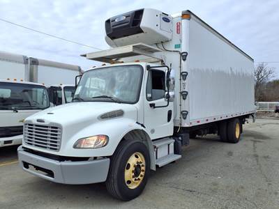 Freightliner M2 106 26 ft Refrigerated Truck - 260HP, 6 Speed Automatic, Liftgate