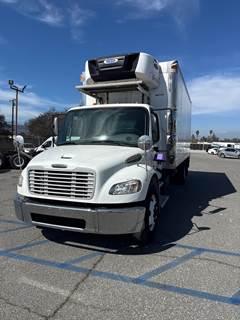 Freightliner M2 106 20 ft Refrigerated Truck - 240HP, 6 Speed Automatic, Liftgate