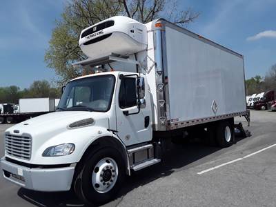 Freightliner M2 106 22 ft Refrigerated Truck - 240HP, 9 Speed Manual, Liftgate