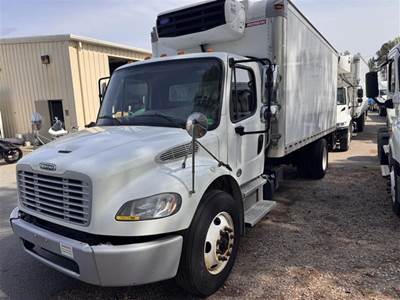 Freightliner M2 106 18 ft Refrigerated Truck - 240HP, 6 Speed Automatic