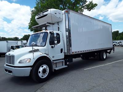 Freightliner M2 106 26 ft Refrigerated Truck - 280HP, 6 Speed Automatic, Liftgate