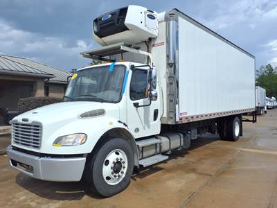 Freightliner M2 106 26 ft Refrigerated Truck - 240HP, 6 Speed Automatic
