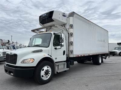 Freightliner M2 106 26 ft Refrigerated Truck - 240HP, 9 Speed Automatic, Liftgate