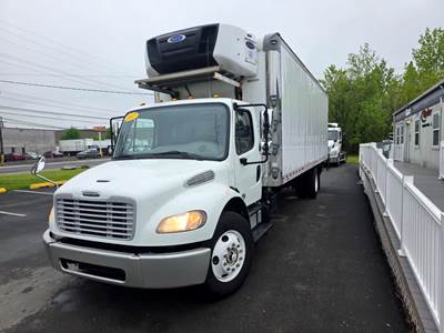 Freightliner M2 106 26 ft Refrigerated Truck - 240HP, 9 Speed Automatic, Liftgate
