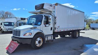 Freightliner M2 106 22 ft Refrigerated Truck - 240HP, 6 Speed Automatic
