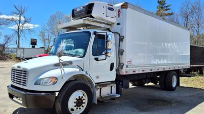 Freightliner M2 106 22 ft Refrigerated Truck - 240HP, 6 Speed Automatic