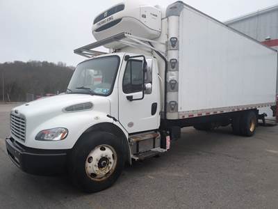 Freightliner M2 106 26 ft Refrigerated Truck - 240HP, 6 Speed Automatic, Liftgate