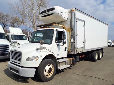 Freightliner M2 106 26 ft Refrigerated Truck - 330HP, 6 Speed Automatic
