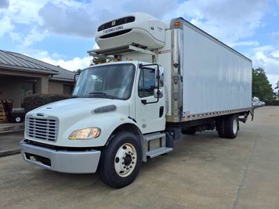 Freightliner M2 106 26 ft Refrigerated Truck - 240HP, 7 Speed Automatic, Liftgate