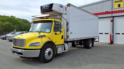 Freightliner M2 106 22 ft Refrigerated Truck - 240HP, 6 Speed Automatic