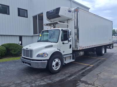 Freightliner M2 106 26 ft Refrigerated Truck - 240HP, 6 Speed Automatic, Liftgate
