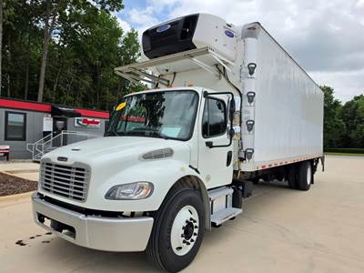Freightliner M2 106 26 ft Refrigerated Truck - 280HP, 9 Speed Automatic, Liftgate