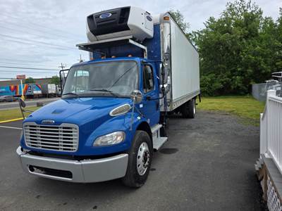 Freightliner M2 106 26 ft Refrigerated Truck - 280HP, 6 Speed Automatic, Liftgate