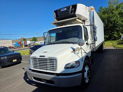 Freightliner M2 106 26 ft Refrigerated Truck - 280HP, 6 Speed Automatic, Liftgate
