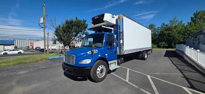 Freightliner M2 106 26 ft Refrigerated Truck - 280HP, 6 Speed Automatic, Liftgate