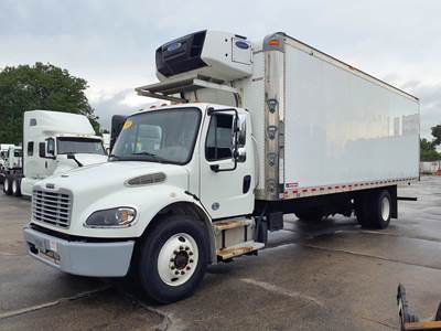 Freightliner M2 106 26 ft Refrigerated Truck - 240HP, 9 Speed Automatic
