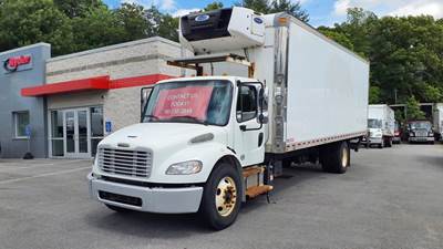 Freightliner M2 106 26 ft Refrigerated Truck - 260HP, 6 Speed Automatic, Liftgate