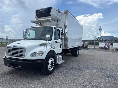 Freightliner M2 106 20 ft Refrigerated Truck - 240HP, 7 Speed Automatic