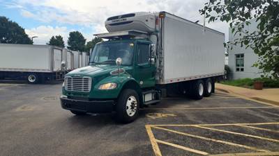 Freightliner M2 106 26 ft Refrigerated Truck - 270HP, 6 Speed Automatic, Liftgate