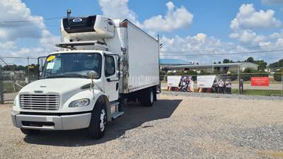Freightliner M2 106 20 ft Refrigerated Truck - 240HP, 6 Speed Automatic, Liftgate