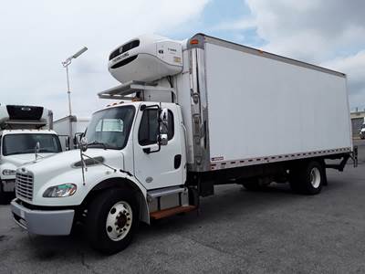 Freightliner M2 106 24 ft Refrigerated Truck - 240HP, 6 Speed Automatic, Liftgate