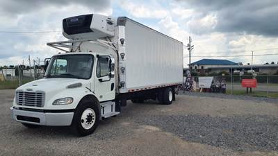 Freightliner M2 106 26 ft Refrigerated Truck - 280HP, 9 Speed Automatic, Liftgate