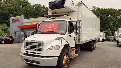 Freightliner M2 106 28 ft Refrigerated Truck - 270HP, 9 Speed Manual, Liftgate