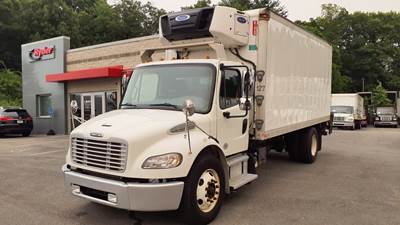 Freightliner M2 106 18 ft Refrigerated Truck - 240HP, 6 Speed Automatic, Liftgate