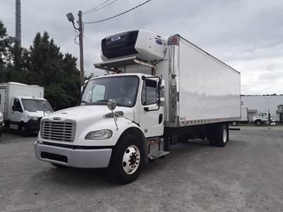 Freightliner M2 106 26 ft Refrigerated Truck - 240HP, 5 Speed Automatic