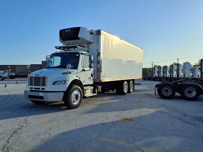 Freightliner M2 106 26 ft Refrigerated Truck - 270HP, 9 Speed Manual