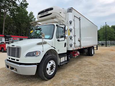 Freightliner M2 106 26 ft Refrigerated Truck - 270HP, 6 Speed Automatic