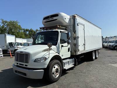 Freightliner M2 106 26 ft Refrigerated Truck - 330HP, 6 Speed Automatic