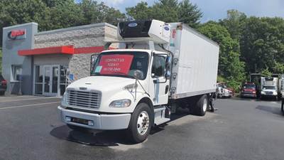 Freightliner M2 106 18 ft Refrigerated Truck - 240HP, 6 Speed Automatic, Liftgate