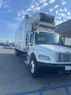 Freightliner M2 106 26 ft Refrigerated Truck - 280HP, 6 Speed Automatic, Liftgate