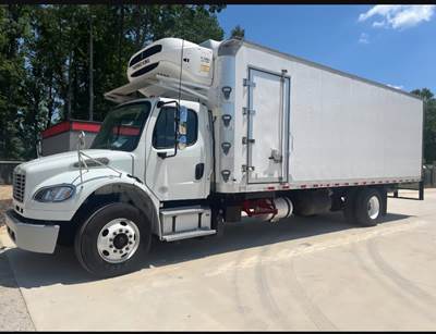 Freightliner M2 106 26 ft Refrigerated Truck - 270HP, 6 Speed Automatic